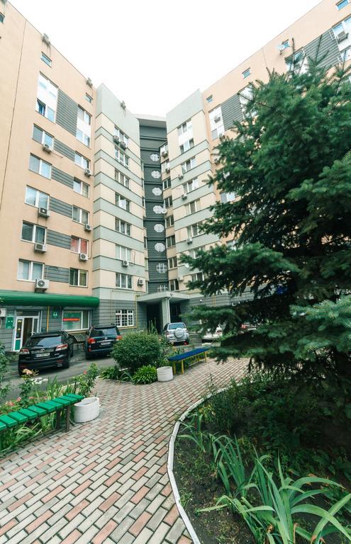 Cozy Apartments On The Left Bank Kiev Buitenkant foto